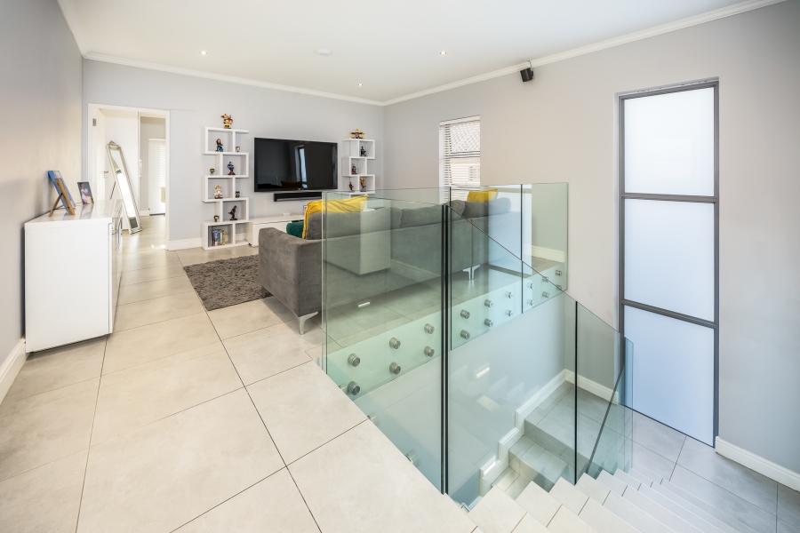 4 Bedroom Property for Sale in Graanendal Western Cape